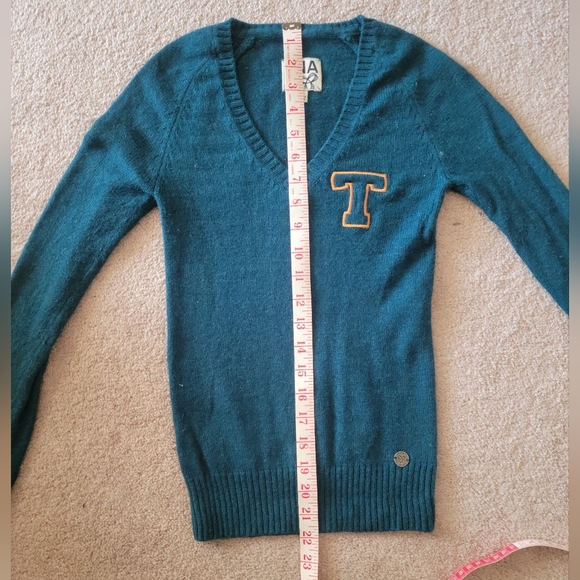 Aritzia TNA | Dark Teal V Neck Sweater - Size XXS - Picture 5 of 8
